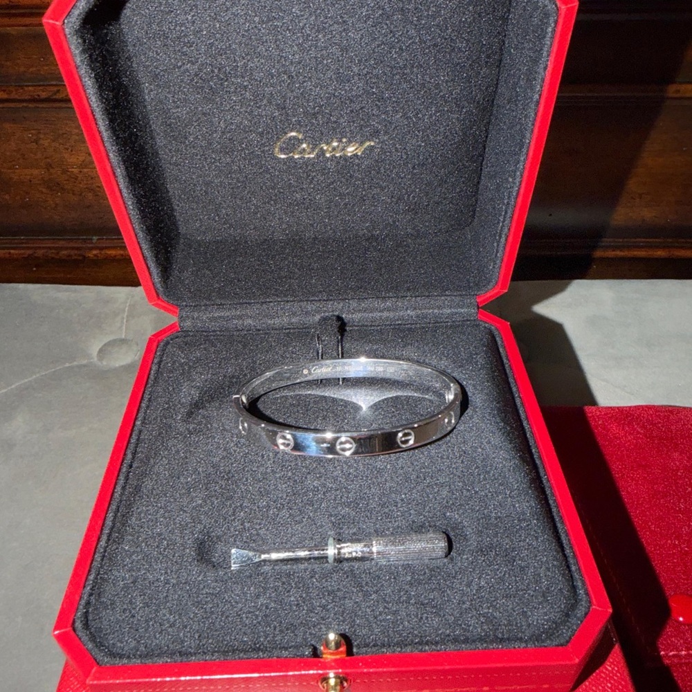 Cartier white gold Love Bracelet classic model excellent condition - Picture 6 of 9
